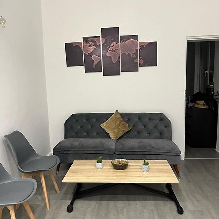 Charmant Deux Pieces A Arcueil, Mitoyen A La Maison Des Examens Apartman Kültér fotó